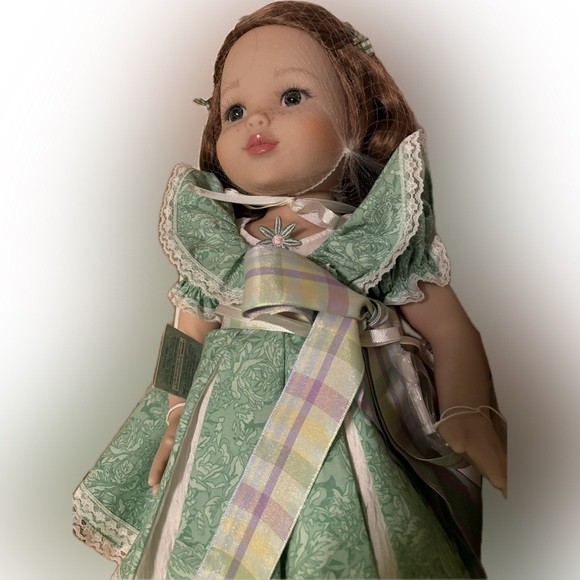 Life of Faith Doll Kathleen McKenzie in box - Picture 4 of 10